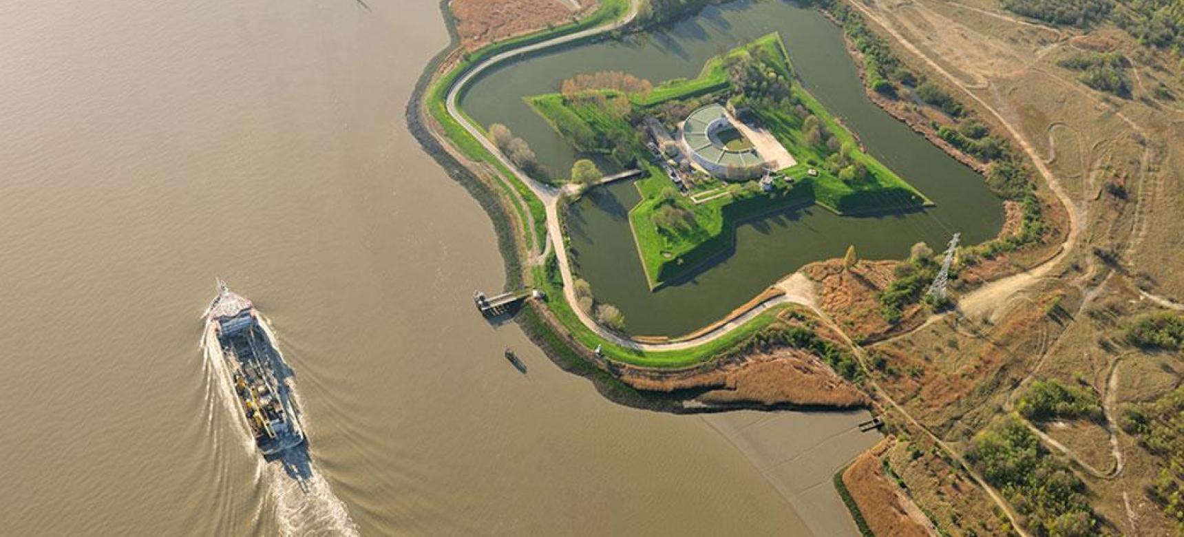 Luchtfoto Fort Liefkenshoek