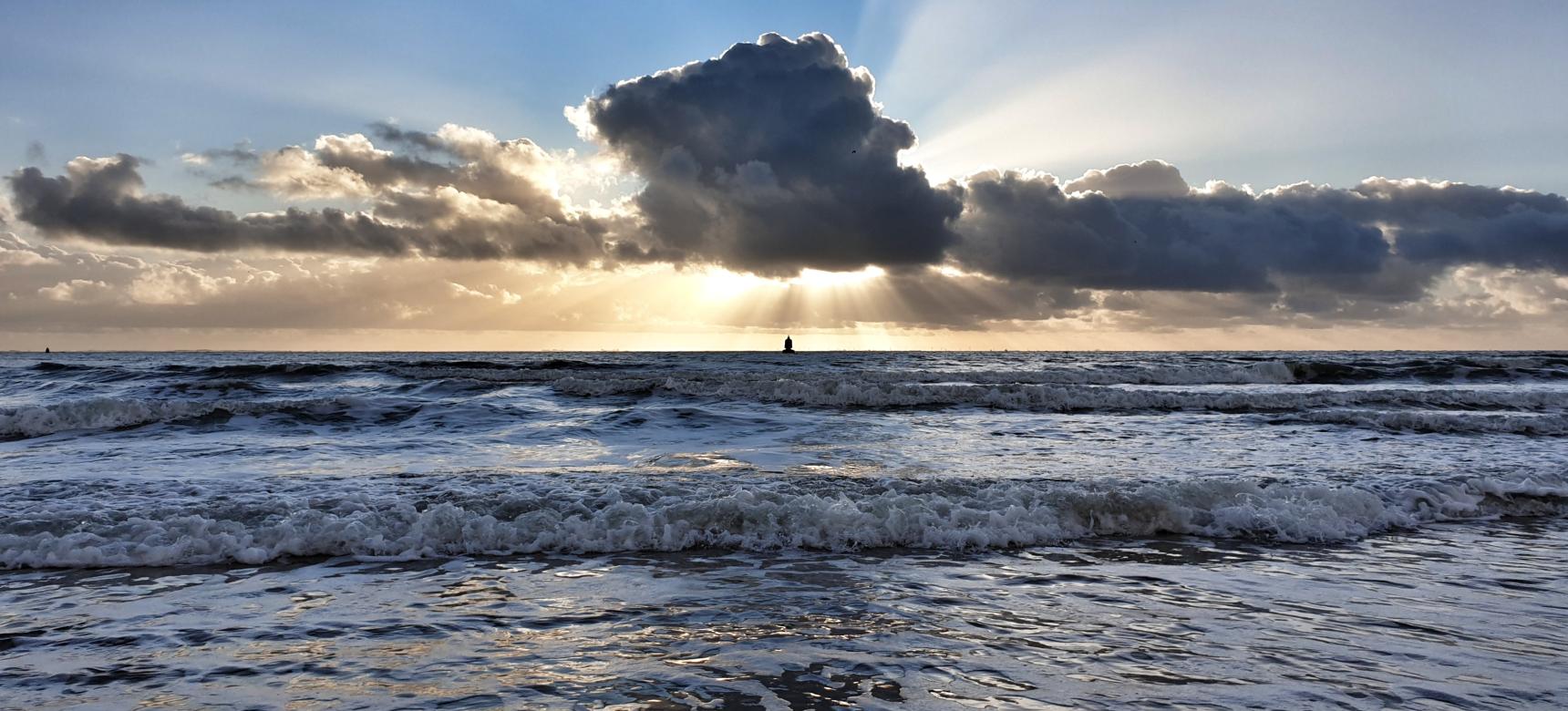 Noordzee bij de kust van Zuidwest Walcheren, Zoutelande (gemaakt door Noëlle Verhage)